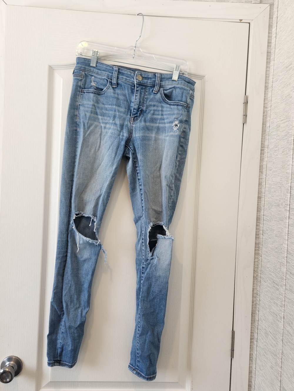 American Eagle Outfitters Light Blue Ripped Skinny Jeans 8 Euc
